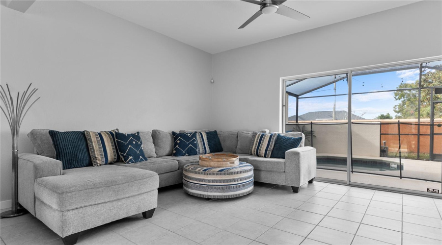 Kissimmee, Florida 34746, 3 Bedrooms Bedrooms, ,2 Bathroomsbathrooms,Residential,For Sale,Las Fuentes,Mfro6265647