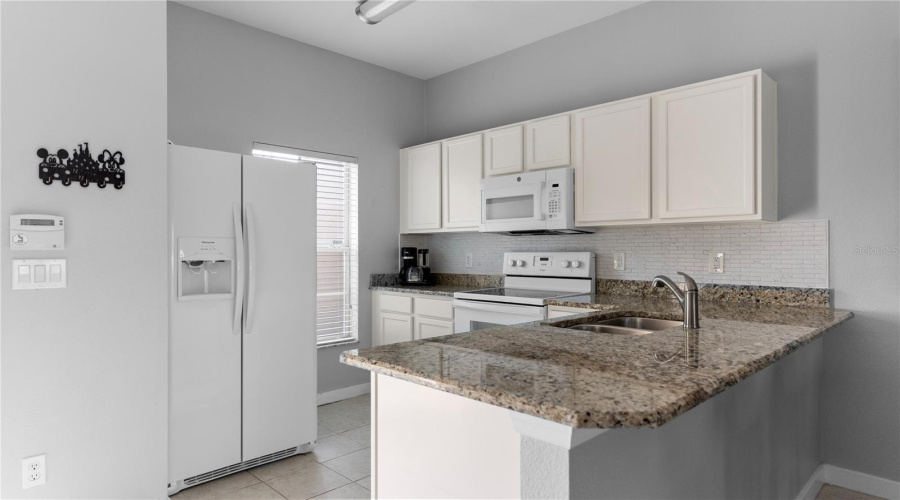 Kissimmee, Florida 34746, 3 Bedrooms Bedrooms, ,2 Bathroomsbathrooms,Residential,For Sale,Las Fuentes,Mfro6265647