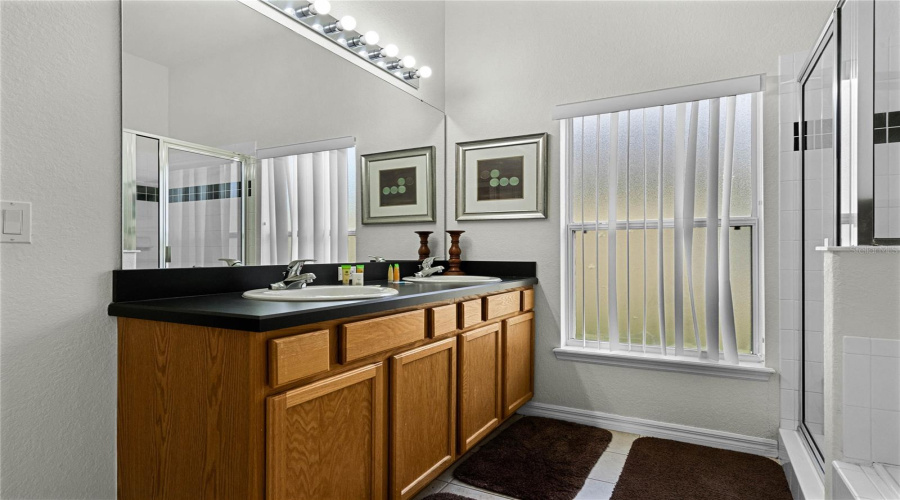 Davenport, Florida 33837, 5 Bedrooms Bedrooms, ,3 Bathroomsbathrooms,Residential,For Sale,Cadiz,Mfrs5117309