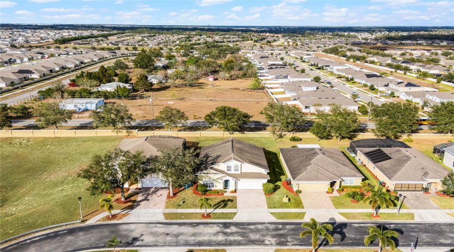 Davenport, Florida 33837, 5 Bedrooms Bedrooms, ,3 Bathroomsbathrooms,Residential,For Sale,Cadiz,Mfrs5117309
