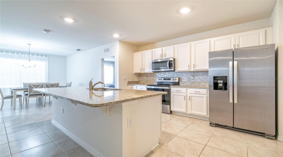 Davenport, Florida 33837, 3 Bedrooms Bedrooms, ,2 Bathroomsbathrooms,Residential,For Sale,Noble,Mfrs5117047