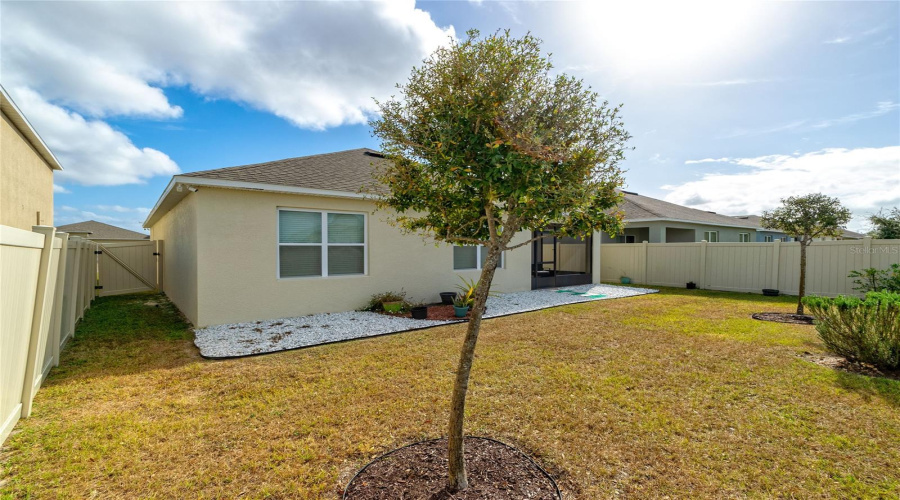 Davenport, Florida 33837, 3 Bedrooms Bedrooms, ,2 Bathroomsbathrooms,Residential,For Sale,Noble,Mfrs5117047