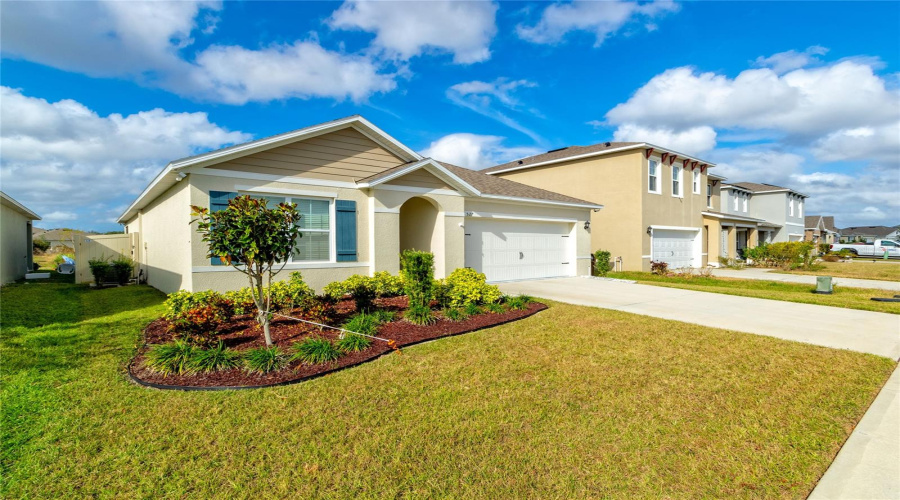 Davenport, Florida 33837, 3 Bedrooms Bedrooms, ,2 Bathroomsbathrooms,Residential,For Sale,Noble,Mfrs5117047