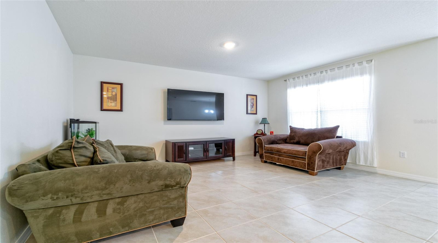 Davenport, Florida 33837, 3 Bedrooms Bedrooms, ,2 Bathroomsbathrooms,Residential,For Sale,Noble,Mfrs5117047