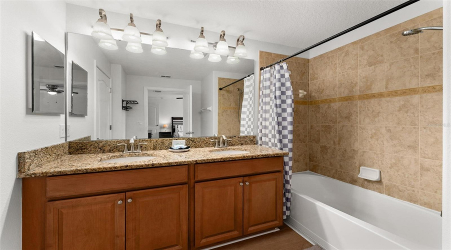 Kissimmee, Florida 34747, 4 Bedrooms Bedrooms, ,3 Bathroomsbathrooms,Residential,For Sale,Bismarck Palm,Mfro6266279