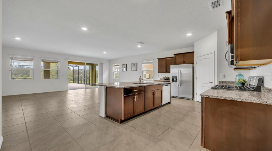 Davenport, Florida 33837, 6 Bedrooms Bedrooms, ,5 Bathroomsbathrooms,Residential,For Sale,Oak Reflection Loop,Mfro6264655