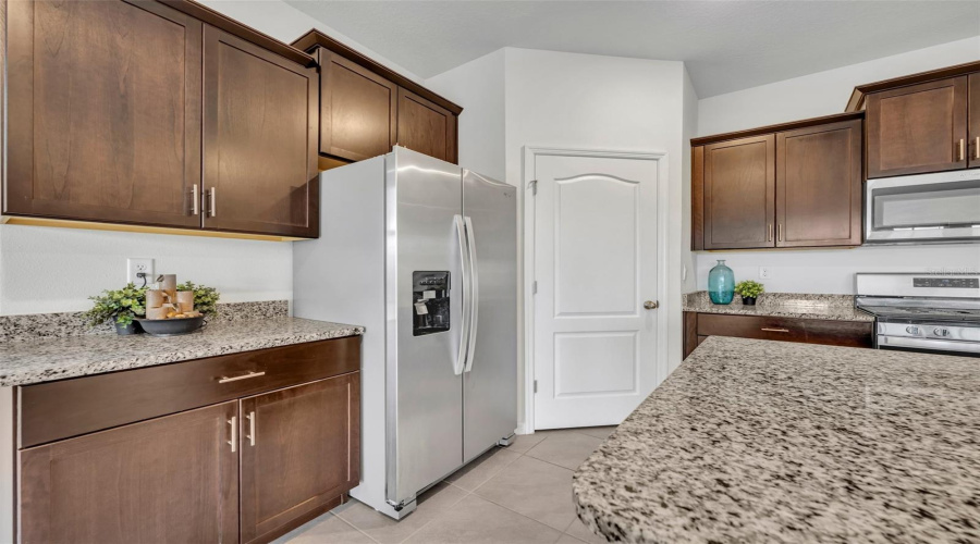 Davenport, Florida 33837, 6 Bedrooms Bedrooms, ,5 Bathroomsbathrooms,Residential,For Sale,Oak Reflection Loop,Mfro6264655