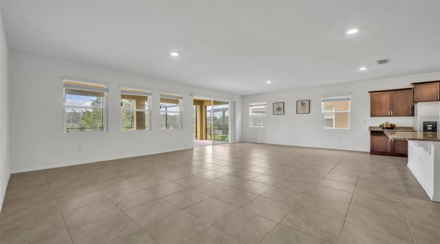 Davenport, Florida 33837, 6 Bedrooms Bedrooms, ,5 Bathroomsbathrooms,Residential,For Sale,Oak Reflection Loop,Mfro6264655