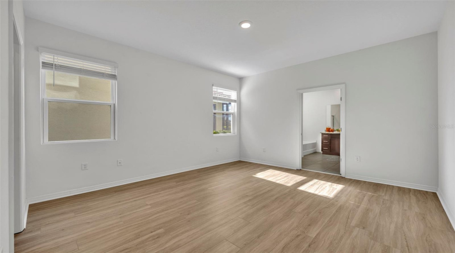 Davenport, Florida 33837, 6 Bedrooms Bedrooms, ,5 Bathroomsbathrooms,Residential,For Sale,Oak Reflection Loop,Mfro6264655