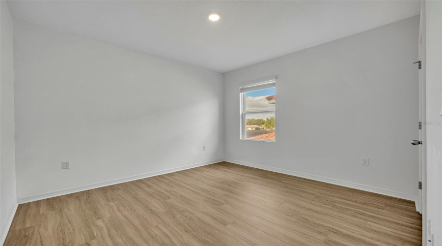 Davenport, Florida 33837, 6 Bedrooms Bedrooms, ,5 Bathroomsbathrooms,Residential,For Sale,Oak Reflection Loop,Mfro6264655