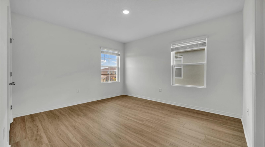 Davenport, Florida 33837, 6 Bedrooms Bedrooms, ,5 Bathroomsbathrooms,Residential,For Sale,Oak Reflection Loop,Mfro6264655