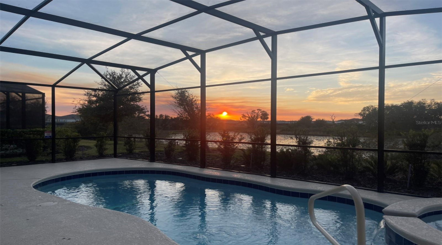 Davenport, Florida 33837, 6 Bedrooms Bedrooms, ,5 Bathroomsbathrooms,Residential,For Sale,Oak Reflection Loop,Mfro6264655