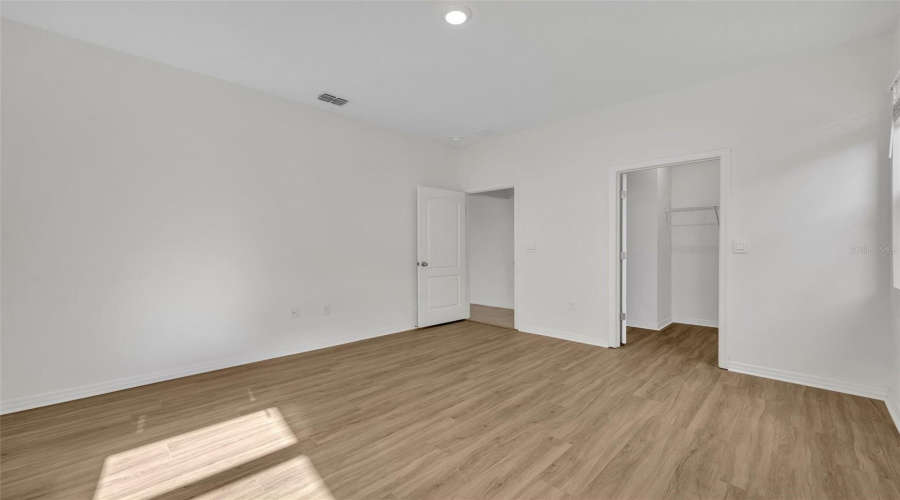 Davenport, Florida 33837, 6 Bedrooms Bedrooms, ,5 Bathroomsbathrooms,Residential,For Sale,Oak Reflection Loop,Mfro6264655