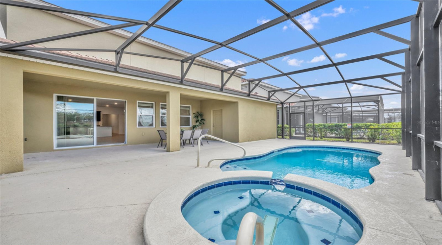 Davenport, Florida 33837, 6 Bedrooms Bedrooms, ,5 Bathroomsbathrooms,Residential,For Sale,Oak Reflection Loop,Mfro6264655