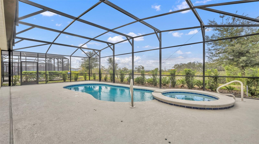 Davenport, Florida 33837, 6 Bedrooms Bedrooms, ,5 Bathroomsbathrooms,Residential,For Sale,Oak Reflection Loop,Mfro6264655