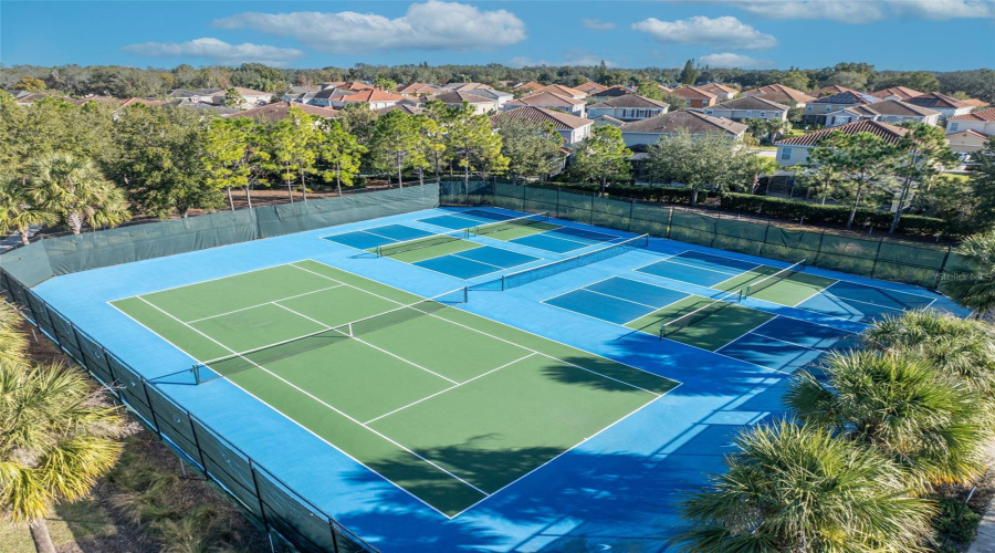 Davenport, Florida 33837, 6 Bedrooms Bedrooms, ,5 Bathroomsbathrooms,Residential,For Sale,Oak Reflection Loop,Mfro6264655