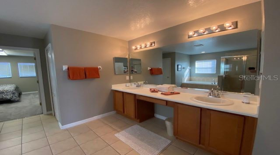 DAVENPORT, Florida 33896, 5 Bedrooms Bedrooms, ,4 BathroomsBathrooms,Residential,For Sale,SUSSEX,0,MFRS5117208