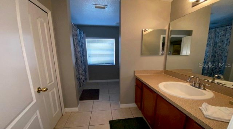 DAVENPORT, Florida 33896, 5 Bedrooms Bedrooms, ,4 BathroomsBathrooms,Residential,For Sale,SUSSEX,0,MFRS5117208