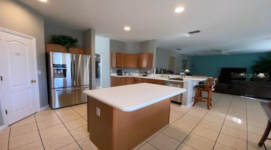 DAVENPORT, Florida 33896, 5 Bedrooms Bedrooms, ,4 BathroomsBathrooms,Residential,For Sale,SUSSEX,0,MFRS5117208