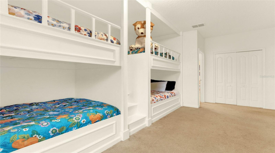 DAVENPORT, Florida 33837, 6 Bedrooms Bedrooms, ,5 BathroomsBathrooms,Residential,For Sale,OAKBOURNE,0,MFRC7502369