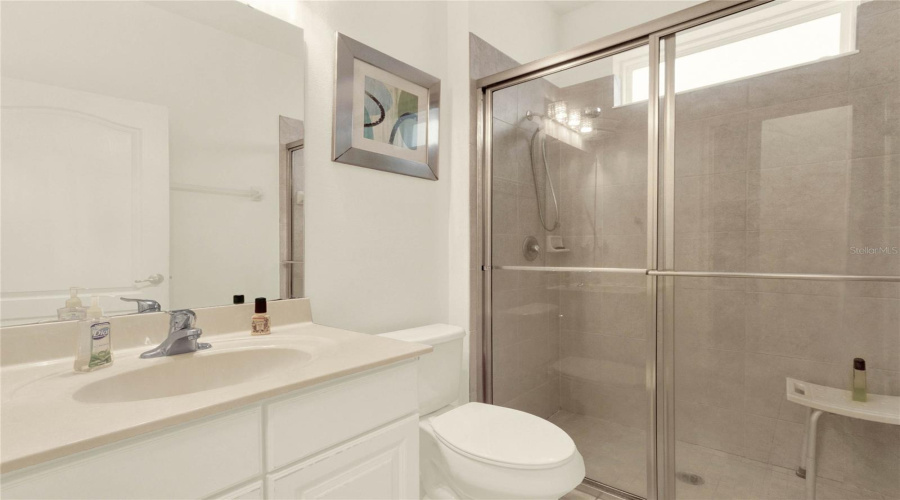 DAVENPORT, Florida 33837, 6 Bedrooms Bedrooms, ,5 BathroomsBathrooms,Residential,For Sale,OAKBOURNE,0,MFRC7502369