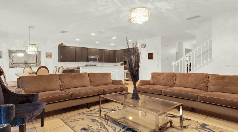DAVENPORT, Florida 33837, 6 Bedrooms Bedrooms, ,5 BathroomsBathrooms,Residential,For Sale,OAKBOURNE,0,MFRC7502369