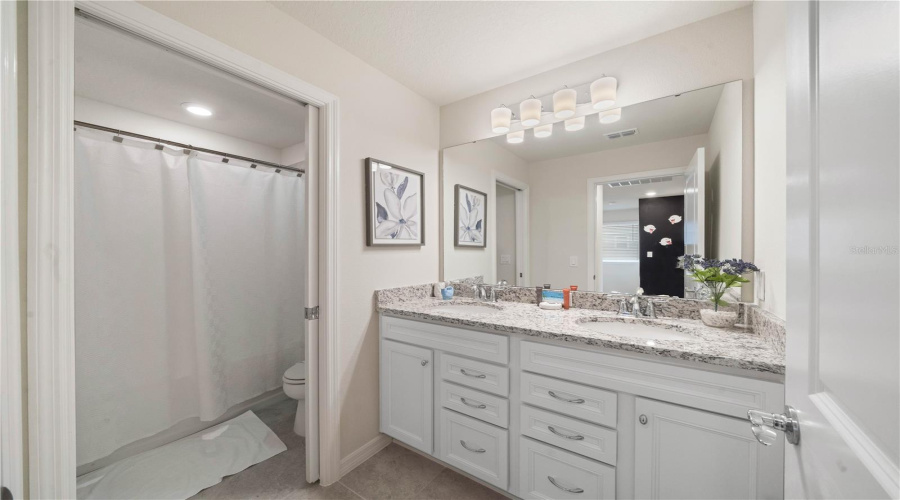 DAVENPORT, Florida 33897, 5 Bedrooms Bedrooms, ,4 BathroomsBathrooms,Residential,For Sale,LANA,0,MFRO6265856