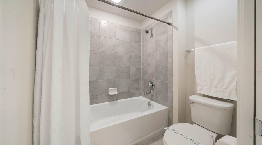 DAVENPORT, Florida 33897, 5 Bedrooms Bedrooms, ,4 BathroomsBathrooms,Residential,For Sale,LANA,0,MFRO6265856