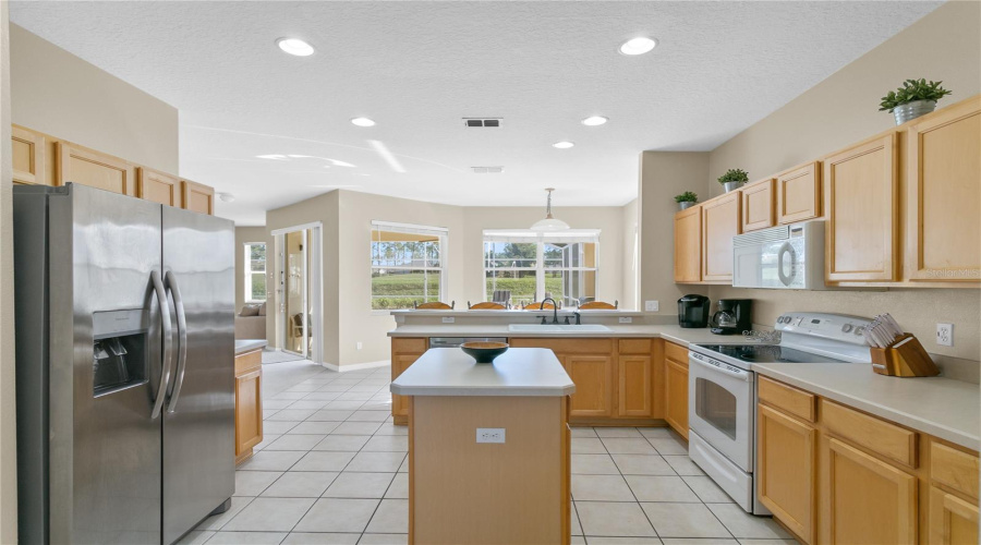 DAVENPORT, Florida 33897, 5 Bedrooms Bedrooms, ,3 BathroomsBathrooms,Residential,For Sale,HIGHER COMBE,0,MFRO6266419