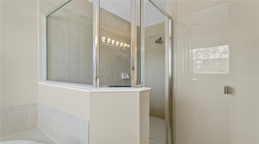 DAVENPORT, Florida 33897, 5 Bedrooms Bedrooms, ,3 BathroomsBathrooms,Residential,For Sale,HIGHER COMBE,0,MFRO6266419