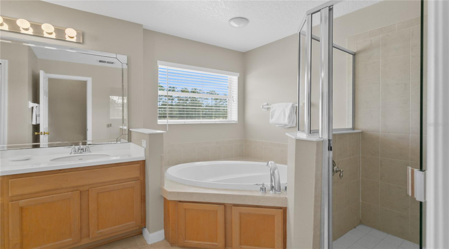 DAVENPORT, Florida 33897, 5 Bedrooms Bedrooms, ,3 BathroomsBathrooms,Residential,For Sale,HIGHER COMBE,0,MFRO6266419