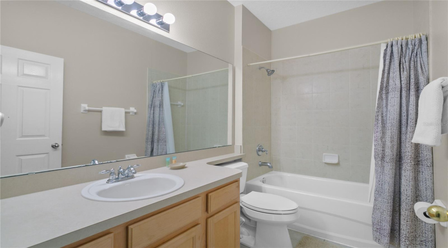 DAVENPORT, Florida 33897, 5 Bedrooms Bedrooms, ,3 BathroomsBathrooms,Residential,For Sale,HIGHER COMBE,0,MFRO6266419