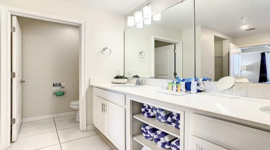 KISSIMMEE, Florida 34746, 2 Bedrooms Bedrooms, ,2 BathroomsBathrooms,Residential,For Sale,CLOCK TOWER,0,MFRS5116651