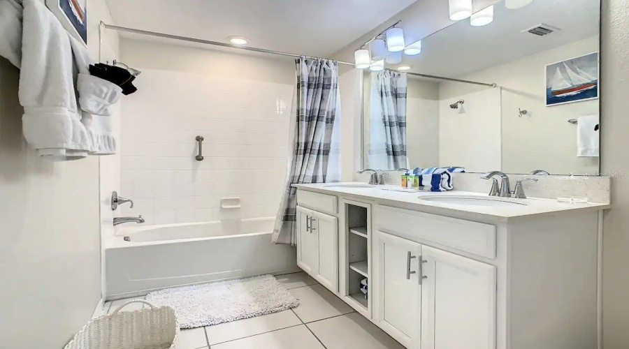 KISSIMMEE, Florida 34746, 2 Bedrooms Bedrooms, ,2 BathroomsBathrooms,Residential,For Sale,CLOCK TOWER,0,MFRS5116651