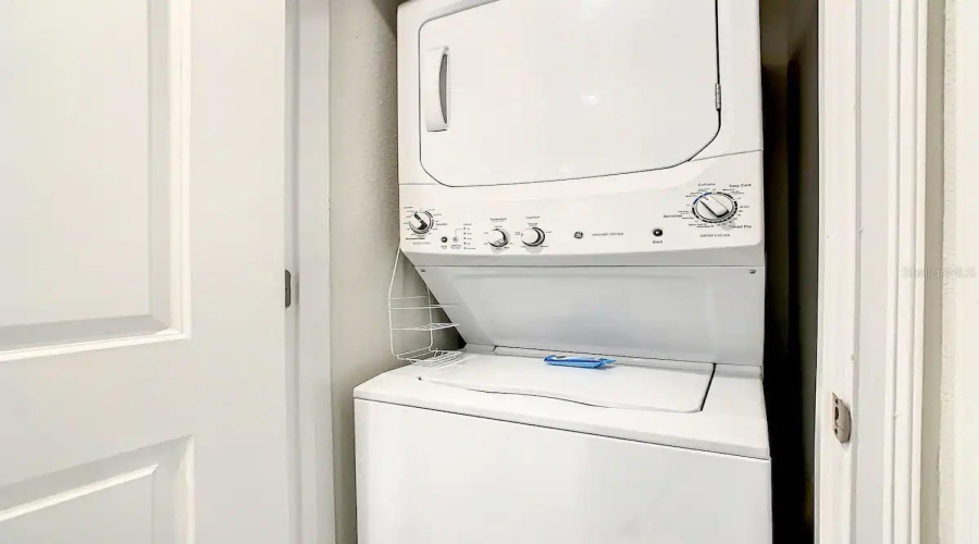 KISSIMMEE, Florida 34746, 2 Bedrooms Bedrooms, ,2 BathroomsBathrooms,Residential,For Sale,CLOCK TOWER,0,MFRS5116651