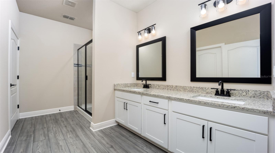 KISSIMMEE, Florida 34747, 5 Bedrooms Bedrooms, ,3 BathroomsBathrooms,Residential,For Sale,SOMERSWORTH,0,MFRTB8331032