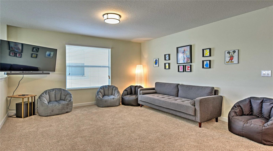 DAVENPORT, Florida 33896, 5 Bedrooms Bedrooms, ,5 BathroomsBathrooms,Residential,For Sale,MOON VALLEY,0,MFRO6266920