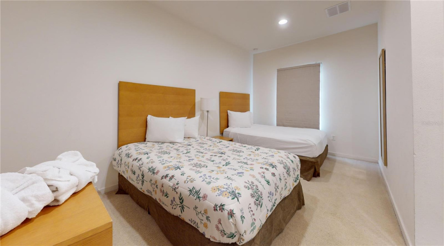 KISSIMMEE, Florida 34746, 2 Bedrooms Bedrooms, ,2 BathroomsBathrooms,Residential,For Sale,BUGATTI,0,MFRS5117612