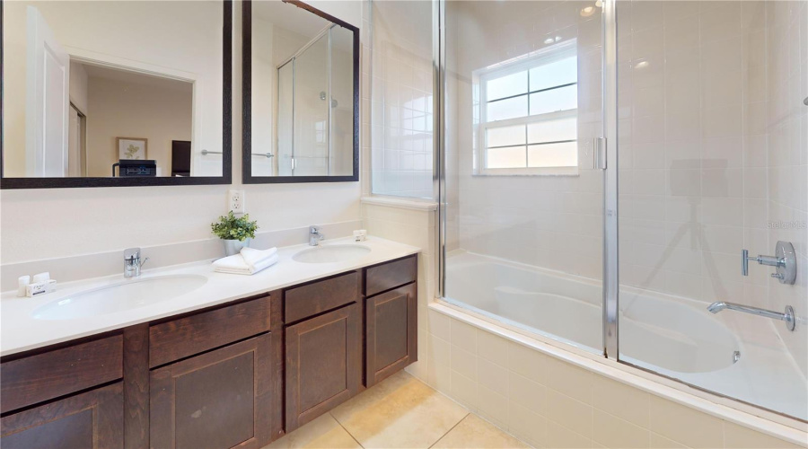 KISSIMMEE, Florida 34746, 2 Bedrooms Bedrooms, ,2 BathroomsBathrooms,Residential,For Sale,BUGATTI,0,MFRS5117612