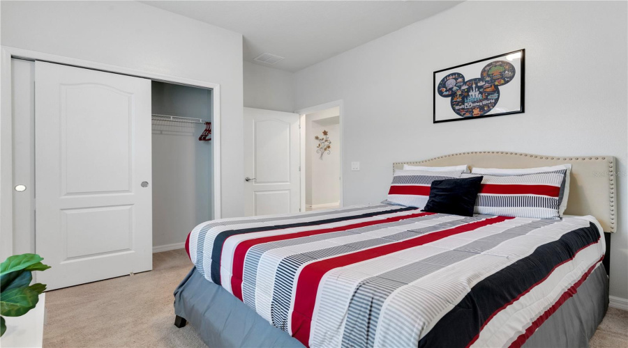 DAVENPORT, Florida 33837, 5 Bedrooms Bedrooms, ,4 BathroomsBathrooms,Residential,For Sale,OAKMOSS,0,MFRO6266899