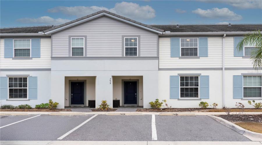 DAVENPORT, Florida 33837, 5 Bedrooms Bedrooms, ,4 BathroomsBathrooms,Residential,For Sale,OAKMOSS,0,MFRO6266899