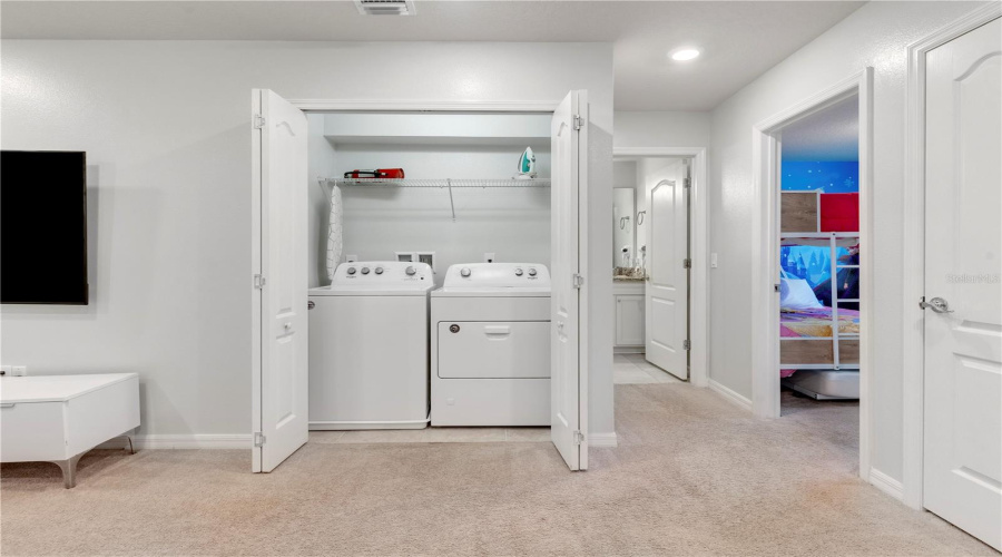 DAVENPORT, Florida 33837, 5 Bedrooms Bedrooms, ,4 BathroomsBathrooms,Residential,For Sale,OAKMOSS,0,MFRO6266899