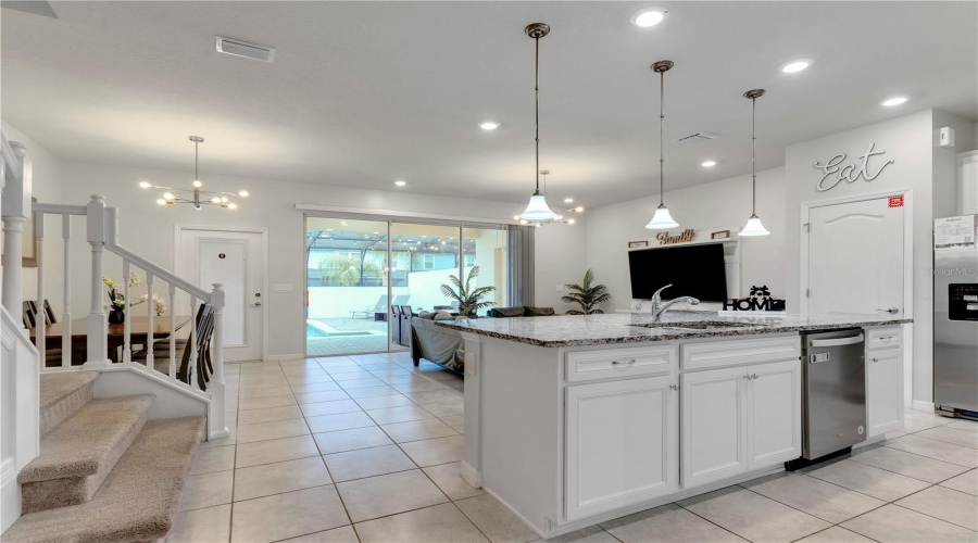 DAVENPORT, Florida 33837, 5 Bedrooms Bedrooms, ,4 BathroomsBathrooms,Residential,For Sale,OAKMOSS,0,MFRO6266899