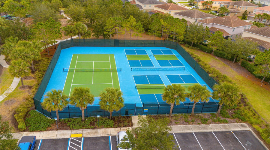 DAVENPORT, Florida 33837, 5 Bedrooms Bedrooms, ,4 BathroomsBathrooms,Residential,For Sale,OAKMOSS,0,MFRO6266899