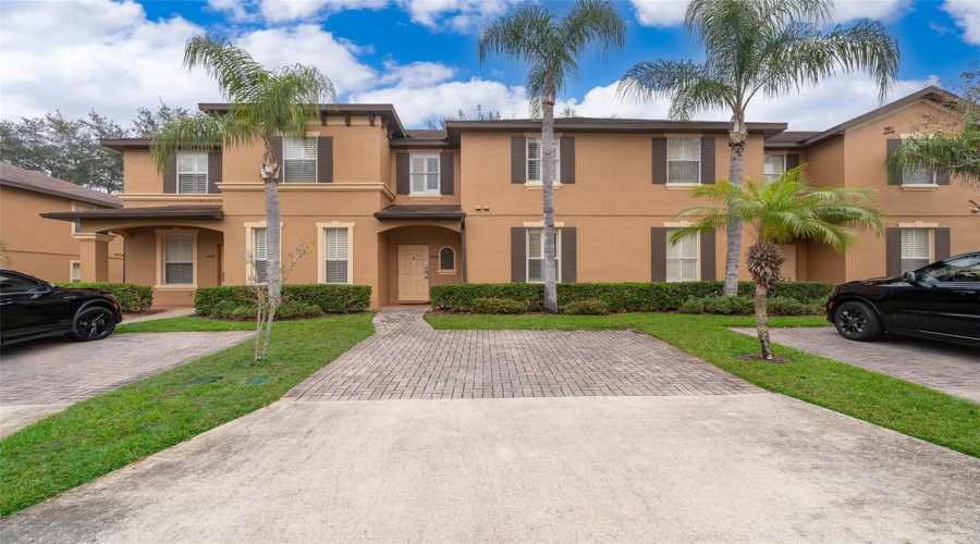 Davenport, Florida 33897, 4 Bedrooms Bedrooms, ,3 Bathroomsbathrooms,Residential,For Sale,Calabria,Mfro6267409