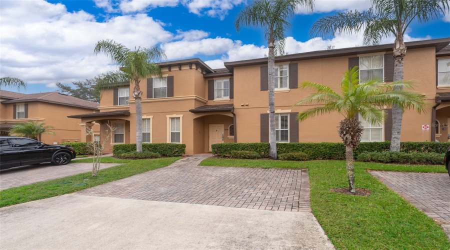 Davenport, Florida 33897, 4 Bedrooms Bedrooms, ,3 Bathroomsbathrooms,Residential,For Sale,Calabria,Mfro6267409