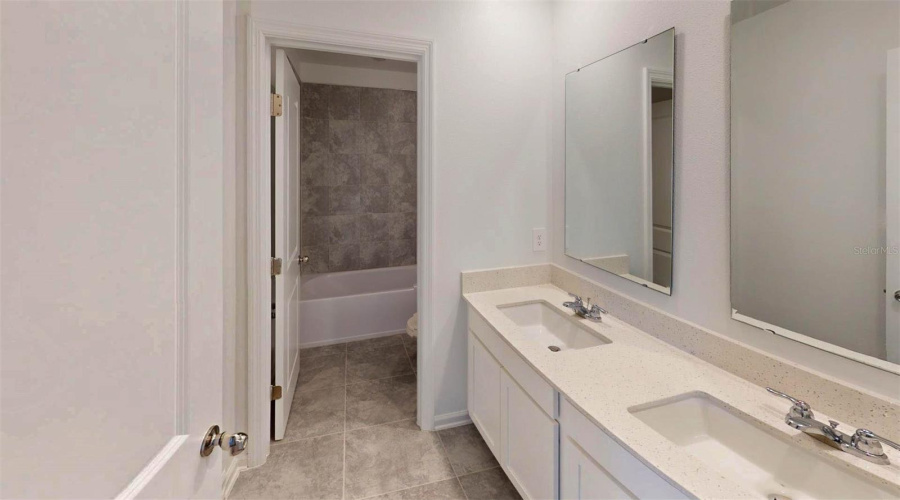 Davenport, Florida 33837, 6 Bedrooms Bedrooms, ,3 Bathroomsbathrooms,Residential,For Sale,Reservoir,Mfro6267504