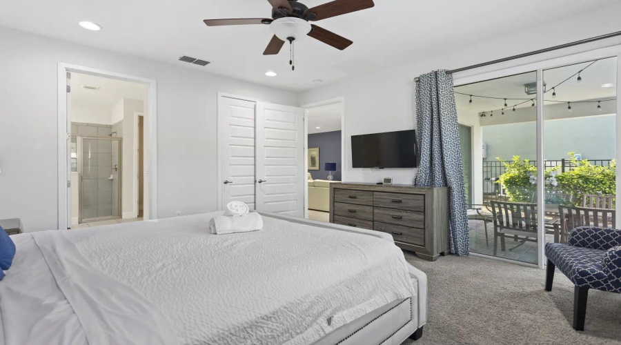 Kissimmee, Florida 34747, 6 Bedrooms Bedrooms, ,6 Bathroomsbathrooms,Residential,For Sale,Pendant,Mfro6197174