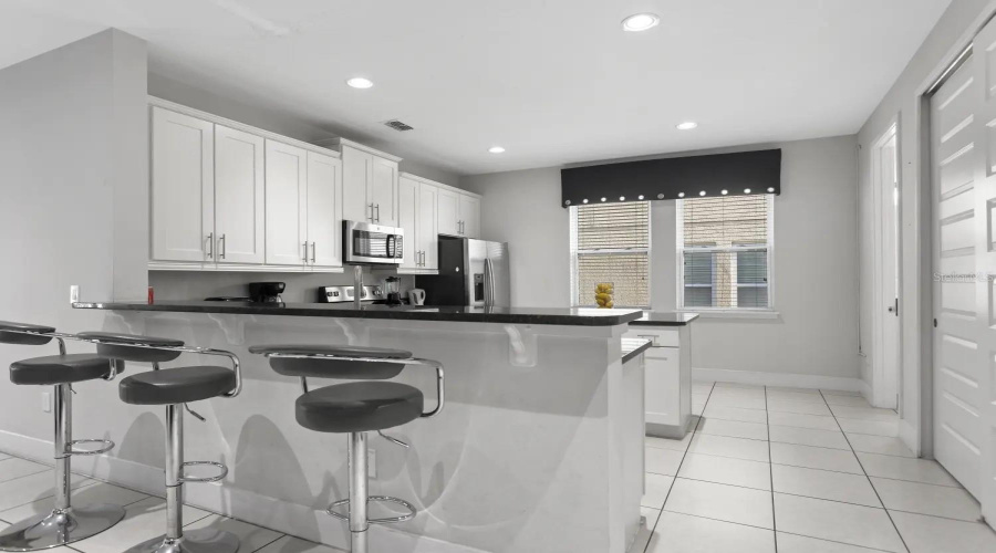 Kissimmee, Florida 34747, 6 Bedrooms Bedrooms, ,6 Bathroomsbathrooms,Residential,For Sale,Pendant,Mfro6197174