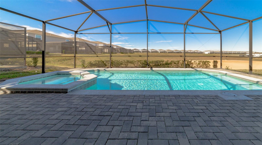 DAVENPORT, Florida 33897, 5 Bedrooms Bedrooms, ,5 BathroomsBathrooms,Residential,For Sale,ALOHA,0,MFRTB8333829